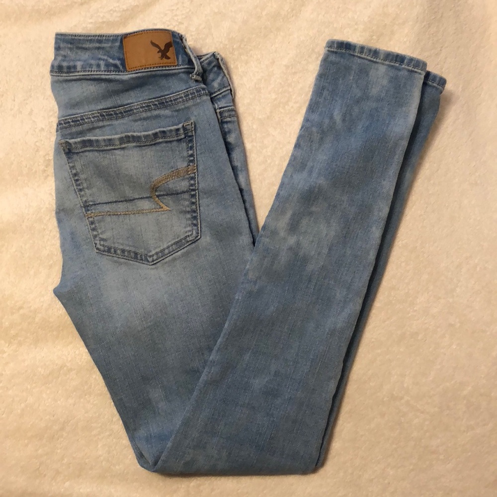 American Eagle Outfitters light wash jeans